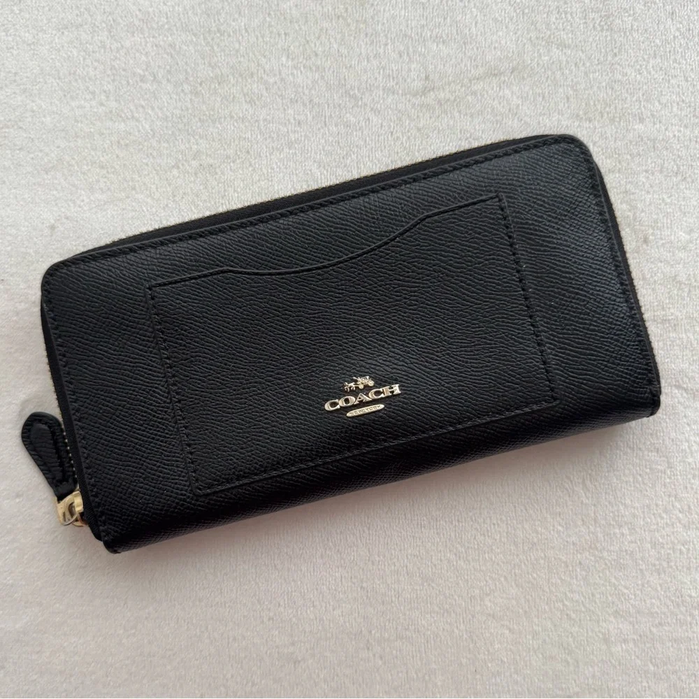 Coach Crossgrain Accordion Zip Around Wallet Black Like New